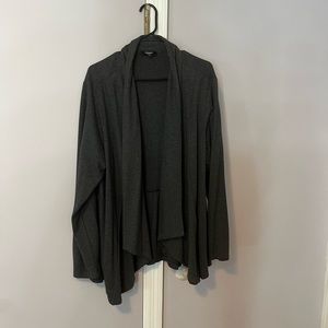 Premise Cardigane
Size 2x